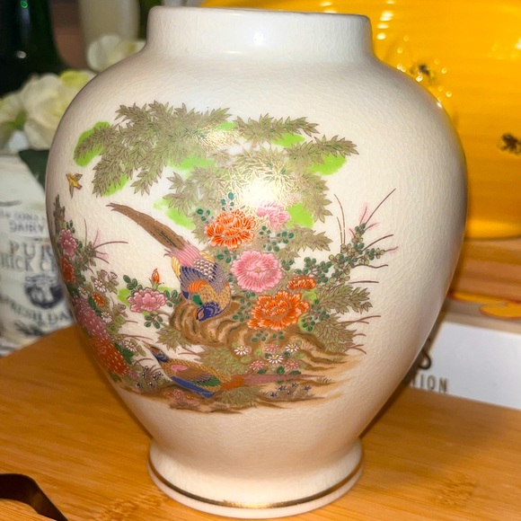 Vintage pheasant floral hand painted ginger jar - Picture 5 of 11